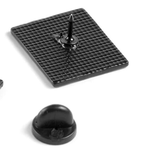 Poecasso Poe Picasso Pun Pin Brooch - Picture 2 of 2